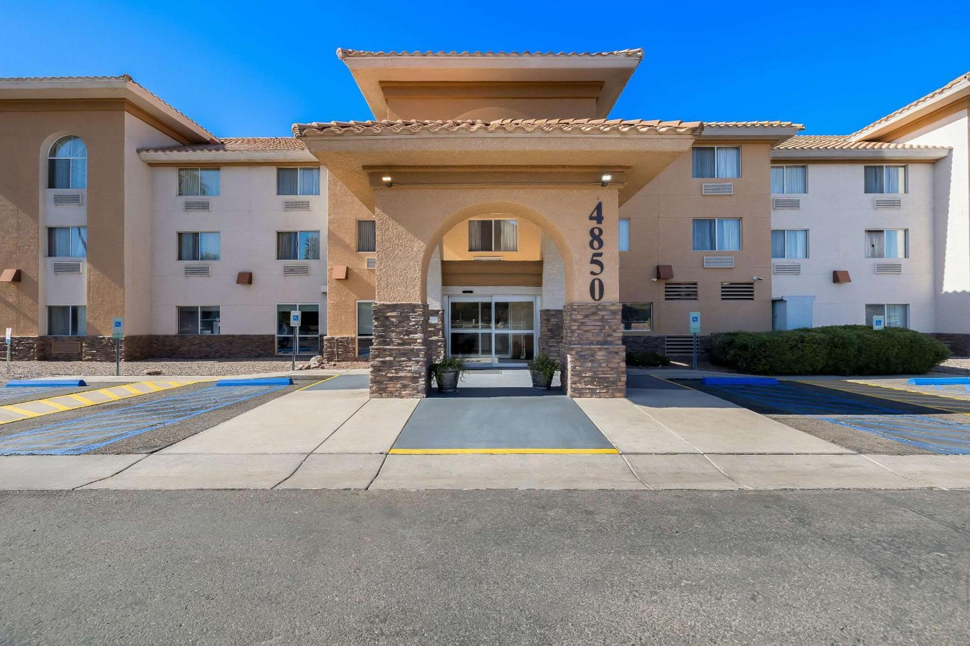 Comfort Inn & Suites Near Kino Sports Complex Drexel Heights Exterior photo